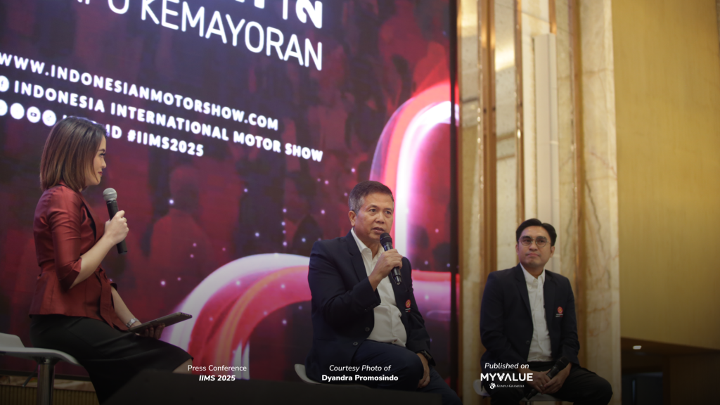 Press Conference Dyandra Promosindo Indonesia International Motor Show (IIMS) 2025 di JiExpo Kemayoran, 4 Februari 2025 bersama Glory Oyong, Daswar Marpaung, dan Rudi MF.