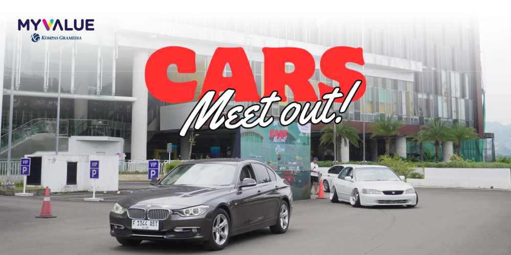 Cars Meet Out Artikel di Aeon Mall Sentul City dengan 2 mobil BMW berwarna abu-abu dan Honda putih